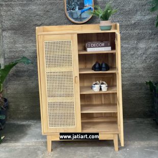 lemari rotan