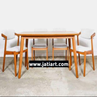 meja makan